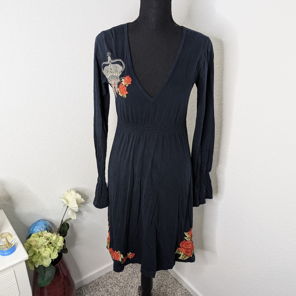 💘 JWLA by Johnny Was Embroidered Floral V-Neck Dress Navy/Red S Rock Revolution